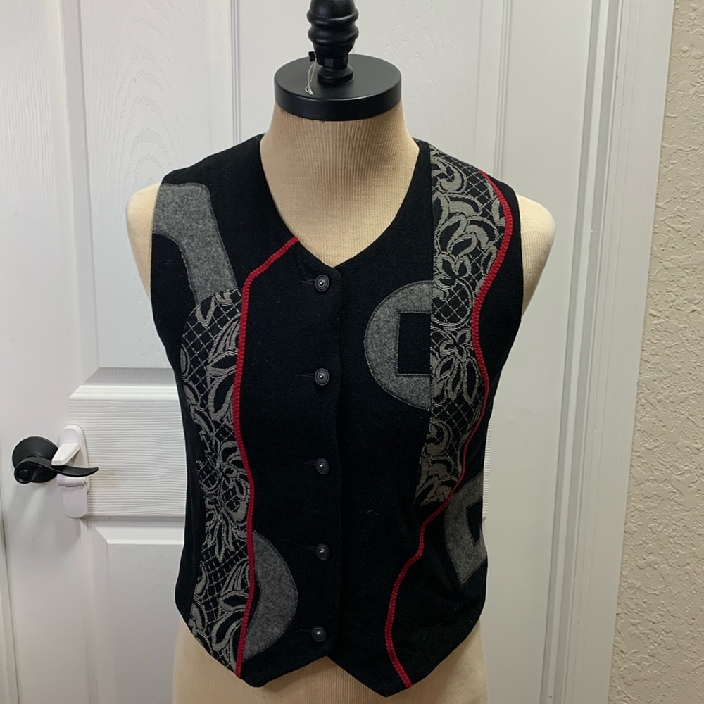 Canvasbacks size M 80% wool vest